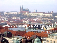 Praga to stolica Czech, siedziba prezydenta, administracji i władzy Republiki Czeskiej, centrum polityczne, ekonomiczne, administracyjne i kulturalne a równocześnie największe, najbardziej zaludnione (1 220 000) i zatłoczone miasto Czech. Już w czasach przedhistorycznych była zamieszkana . Od IX stulecia Praga jest stolicą Czech. Między IX - XII w rozwijała się jako największe miasto Europy Środkowej. Z tego okresu pochodzi wiele pamiątek, w następnych wiekach przybywały równie cenne klejnoty architektoniczne. Na każdym kroku spotyka się romantyczne uliczki, stare pałace, powabne domy i czarujące zakątki. \