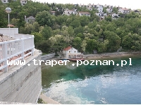 Kraljevica to pupularna miejscowość wczasowa leżąca na lądzie, ale najbliżej Wyspy Krk i lotniska Rijeka. Chorwacja.&nbsp; Na skraju miejscowości znajduje się Ośrodek Wczasowy Uvala Scott.
&