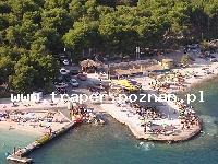 Trogir jest położony 20 km od Splitu. Chorwacja. Trogir to stare malownicze miasto śr&oacute;dziemnomorskie, położone na wyspie. Zabytkowa star&oacute;wka z katedrą św. Lovro z romańskim porta