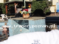 Hajduszoboszl&oacute; tutaj znajduje się największy w Europie kompleks wodny Hungarospa. Olbrzymie kąpielisko z wieloma basenami termalnymi, z falami, rekreacyjnymi, pływackimi, basenami leczniczy