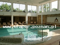 Hajduszoboszl&oacute; tutaj znajduje się największy w Europie kompleks wodny Hungarospa. Olbrzymie kąpielisko z wieloma basenami termalnymi, z falami, rekreacyjnymi, pływackimi, basenami leczniczy