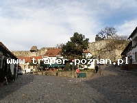 Eger to barokowy kurort położony wśr&oacute;d wzg&oacute;rz z winoroślą, położony w p&oacute;łnocnych Węgrzech, nad potokiem Eger, blisko granicy ze Słowacją. Miasto o bogatej historii i te