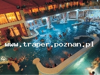 Zalakaros jest położone na południe od Balatonu blisko granicy z Austrią i Chorwacją, 30 km od miasta Balatonmariafurdo. W Zalakaros znajduje się nowoczene interesujące kąpielisko termalne. K�