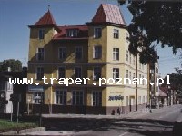 
Międzyzdroje leżą na największej polskiej wyspie, nad brzegiem czystego morza. Rozległa, piaszczysta plaża, czyste i ciepłe wody Zatoki Pomorskiej, korzystny mikroklimat o cechach leczniczych