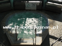Hajduszoboszl&oacute; tutaj znajduje się największy w Europie kompleks wodny Hungarospa. Olbrzymie kąpielisko z wieloma basenami termalnymi, z falami, rekreacyjnymi, pływackimi, basenami leczniczy
