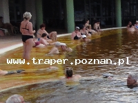Hajduszoboszl&oacute; tutaj znajduje się największy w Europie kompleks wodny Hungarospa. Olbrzymie kąpielisko z wieloma basenami termalnymi, z falami, rekreacyjnymi, pływackimi, basenami leczniczy