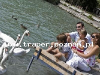 Balaton to największe jezioro w Europie Środkowej. Latem szybko się nagrzewa do temperatury 21-28&deg;C. Średnia głębokość 4 m. Południowy brzeg jest płytszy i można spacerować daleko w je