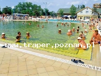 Hajduszoboszl&oacute; tutaj znajduje się największy w Europie kompleks wodny Hungarospa. Olbrzymie kąpielisko z wieloma basenami termalnymi, z falami, rekreacyjnymi, pływackimi, basenami leczniczy