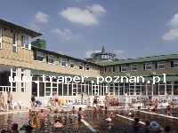 Hajduszoboszl&oacute; tutaj znajduje się największy w Europie kompleks wodny Hungarospa. Olbrzymie kąpielisko z wieloma basenami termalnymi, z falami, rekreacyjnymi, pływackimi, basenami leczniczy