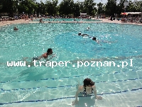 Hajduszoboszl&oacute; tutaj znajduje się największy w Europie kompleks wodny Hungarospa. Olbrzymie kąpielisko z wieloma basenami termalnymi, z falami, rekreacyjnymi, pływackimi, basenami leczniczy