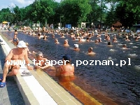 Hajduszoboszl&oacute; tutaj znajduje się największy w Europie kompleks wodny Hungarospa. Olbrzymie kąpielisko z wieloma basenami termalnymi, z falami, rekreacyjnymi, pływackimi, basenami leczniczy