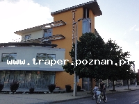 Hajduszoboszl&oacute; tutaj znajduje się największy w Europie kompleks wodny Hungarospa. Olbrzymie kąpielisko z wieloma basenami termalnymi, z falami, rekreacyjnymi, pływackimi, basenami leczniczy
