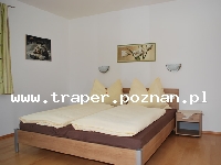 Mayrhofen to miasteczko w dolinie Zillertal w austriackim regionie Tyrol, położone jest niedaleko Innsbrucka. Region narciarski Mayrhofen ze stokami zjazdowymi Ahorn i Penken to cel urlopowy wielu P