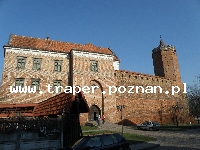 Uniej&oacute;w to miasto w wojew&oacute;dztwie ł&oacute;dzkim, położone nad rzeką Wartą. W 2008 roku w Uniejowie otwarto Termy Uniej&oacute;w z gorącymi solankami leczniczymi. Znajduje się tuta