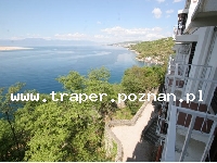 Kraljevica to pupularna miejscowość wczasowa leżąca na lądzie, ale najbliżej Wyspy Krk i lotniska Rijeka. Chorwacja.&nbsp; Na skraju miejscowości znajduje się Ośrodek Wczasowy Uvala Scott.
&