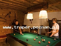 Zell am See i Saalbach należą do regionu narciarskiego Europa Sportregion, leżą w dolinie jeziora Zeller See w Ziemi Salzburskiej. W obu miejscowościach znajduje się wiele tras narciarskich. Dzi
