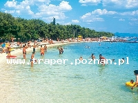 Trogir jest położony 20 km od Splitu. Chorwacja. Trogir to stare malownicze miasto śr&oacute;dziemnomorskie, położone na wyspie. Zabytkowa star&oacute;wka z katedrą św. Lovro z romańskim porta