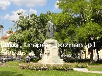 Hajduszoboszl&oacute; tutaj znajduje się największy w Europie kompleks wodny Hungarospa. Olbrzymie kąpielisko z wieloma basenami termalnymi, z falami, rekreacyjnymi, pływackimi, basenami leczniczy