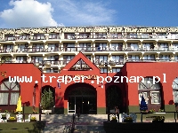 Hajduszoboszl&oacute; tutaj znajduje się największy w Europie kompleks wodny Hungarospa. Olbrzymie kąpielisko z wieloma basenami termalnymi, z falami, rekreacyjnymi, pływackimi, basenami leczniczy