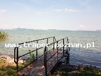 Balaton to największe jezioro w Europie Środkowej. Latem szybko się nagrzewa do temperatury 21-28&deg;C. Średnia głębokość 4 m. Południowy brzeg jest płytszy i można spacerować daleko w je