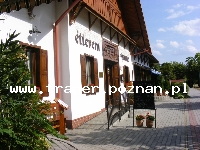 Mezokovesd to miasto na p&oacute;łnocnym wschodzie Węgier, znane z bogatego folkloru i kąpieliska z wodą termalną. Plażowe atrakcje miejscowgo kąpieliska termalnego przyciagają wczasowicz&oacu