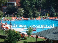 Hajduszoboszl&oacute; tutaj znajduje się największy w Europie kompleks wodny Hungarospa. Olbrzymie kąpielisko z wieloma basenami termalnymi, z falami, rekreacyjnymi, pływackimi, basenami leczniczy