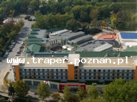 Hajduszoboszl&oacute; tutaj znajduje się największy w Europie kompleks wodny Hungarospa. Olbrzymie kąpielisko z wieloma basenami termalnymi, z falami, rekreacyjnymi, pływackimi, basenami leczniczy