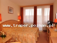 Zalakaros jest położone na południe od Balatonu blisko granicy z Austrią i Chorwacją, 30 km od miasta Balatonmariafurdo. W Zalakaros znajduje się nowoczene interesujące kąpielisko termalne. K�