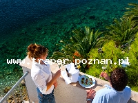 Korcula - wyspa słońca, wina i bogatej historii, to najbardziej śr&oacute;dziemnomorska wyspa Dalmacji, z niej pochodził Marco Polo. Miasteczko Korcula rozwijało się przez wiele lat. Do dzisiaj 