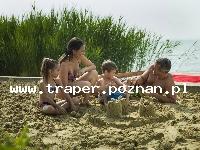 Balaton to największe jezioro w Europie Środkowej. Latem szybko się nagrzewa do temperatury 21-28&deg;C. Średnia głębokość 4 m. Południowy brzeg jest płytszy i można spacerować daleko w je