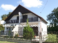 Balaton to największe jezioro w Europie Środkowej. Latem szybko się nagrzewa do temperatury 21-28&deg;C. Średnia głębokość 4 m. Południowy brzeg jest płytszy i można spacerować daleko w je