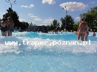 Balaton to największe jezioro w Europie Środkowej. Latem szybko się nagrzewa do temperatury 21-28&deg;C. Średnia głębokość 4 m. Południowy brzeg jest płytszy i można spacerować daleko w je