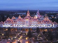 Paryż to miasto artyst&oacute;w, kultury, zabytk&oacute;w , mody i nowoczesnych rozwiązań architektonicznych. Tutaj spotykają się turyści z całego świata. Miasto kt&oacute;re nie zasypia. Disn