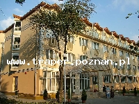 Hajduszoboszl&oacute; tutaj znajduje się największy w Europie kompleks wodny Hungarospa. Olbrzymie kąpielisko z wieloma basenami termalnymi, z falami, rekreacyjnymi, pływackimi, basenami leczniczy