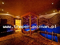 Hajduszoboszl&oacute; tutaj znajduje się największy w Europie kompleks wodny Hungarospa. Olbrzymie kąpielisko z wieloma basenami termalnymi, z falami, rekreacyjnymi, pływackimi, basenami leczniczy