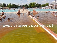 Hajduszoboszl&oacute; tutaj znajduje się największy w Europie kompleks wodny Hungarospa. Olbrzymie kąpielisko z wieloma basenami termalnymi, z falami, rekreacyjnymi, pływackimi, basenami leczniczy