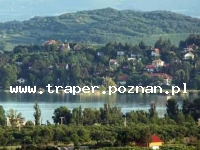 Balaton to największe jezioro w Europie Środkowej. Latem szybko się nagrzewa do temperatury 21-28&deg;C. Średnia głębokość 4 m. Południowy brzeg jest płytszy i można spacerować daleko w je