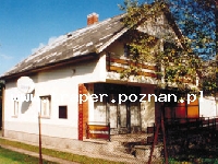 Balaton to największe jezioro w Europie Środkowej. Latem szybko się nagrzewa do temperatury 21-28&deg;C. Średnia głębokość 4 m. Południowy brzeg jest płytszy i można spacerować daleko w je