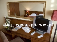 Balaton to największe jezioro w Europie Środkowej. Latem szybko się nagrzewa do temperatury 21-28&deg;C. Średnia głębokość 4 m. Południowy brzeg jest płytszy i można spacerować daleko w je