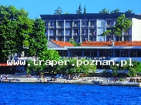 Korcula - wyspa słońca, wina i bogatej historii, to najbardziej śr&oacute;dziemnomorska wyspa Dalmacji, z niej pochodził Marco Polo. Miasteczko Korcula rozwijało się przez wiele lat. Do dzisiaj 