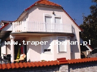 Balaton to największe jezioro w Europie Środkowej. Latem szybko się nagrzewa do temperatury 21-28&deg;C. Średnia głębokość 4 m. Południowy brzeg jest płytszy i można spacerować daleko w je