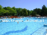 Mezokovesd to miasto na p&oacute;łnocnym wschodzie Węgier, znane z bogatego folkloru i kąpieliska z wodą termalną. Plażowe atrakcje miejscowgo kąpieliska termalnego przyciagają wczasowicz&oacu
