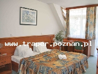 Balaton to największe jezioro w Europie Środkowej. Latem szybko się nagrzewa do temperatury 21-28&deg;C. Średnia głębokość 4 m. Południowy brzeg jest płytszy i można spacerować daleko w je