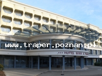 Eger to barokowy kurort położony wśr&oacute;d wzg&oacute;rz z winoroślą, położony w p&oacute;łnocnych Węgrzech, nad potokiem Eger, blisko granicy ze Słowacją. Miasto o bogatej historii i te